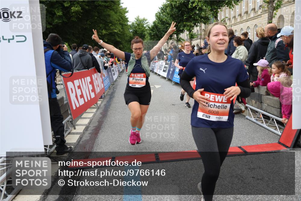 14.06.2026 - REWE Women's Run Strokosch-Dieckow http://msf.ph/oto/9766146 14.06.2026 11:01:48 Ziel 5046, 5110, 5196, 5234, 5445, 5656, 5907, 6008, 6066 meine-sportfotos.de