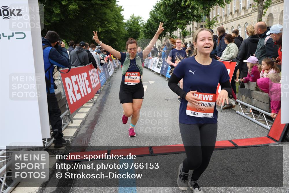 14.06.2026 - REWE Women's Run Strokosch-Dieckow http://msf.ph/oto/9766153 14.06.2026 11:01:48 Ziel 5046, 5110, 5196, 5234, 5445, 5656, 5907, 6008, 6066 meine-sportfotos.de