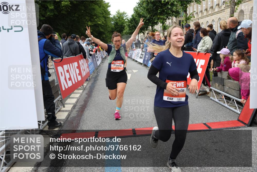 14.06.2026 - REWE Women's Run Strokosch-Dieckow http://msf.ph/oto/9766162 14.06.2026 11:01:48 Ziel 5046, 5110, 5196, 5234, 5445, 5656, 5907, 6008, 6066 meine-sportfotos.de