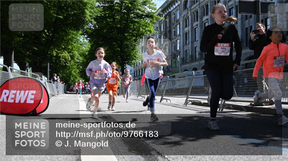 14.06.2026 - REWE Women's Run J. Mangold http://msf.ph/oto/9766183 14.06.2026 11:37:25 Ziel 119, 154, 156, 159, 206, 215, 224, 225, 234, 257, 269, 292, 311, 322, 323, 335, 340, 342, 343, 351, 361, 362 meine-sportfotos.de