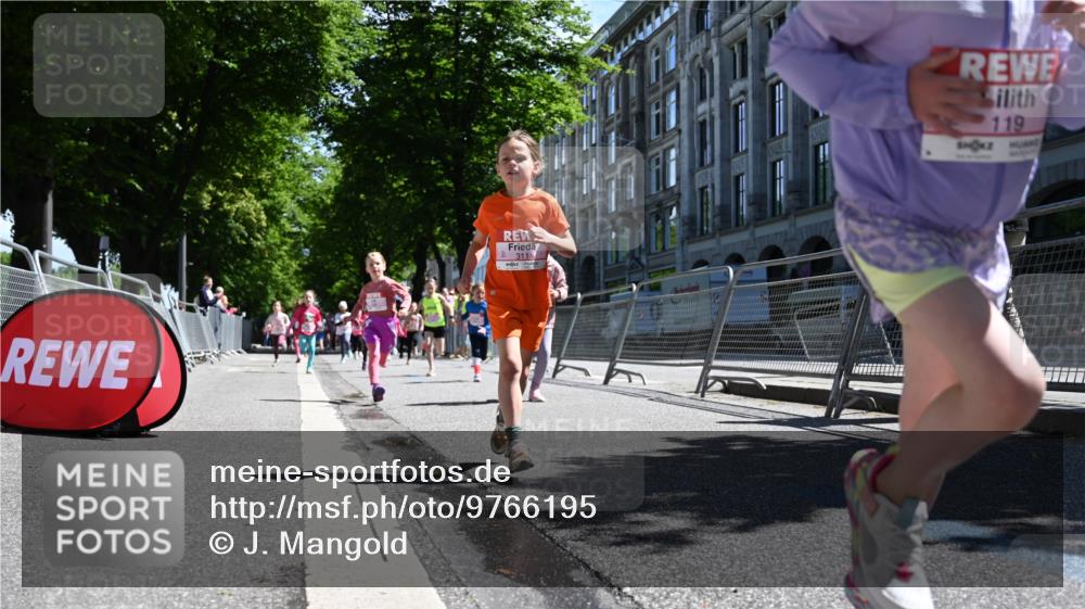 14.06.2026 - REWE Women's Run J. Mangold http://msf.ph/oto/9766195 14.06.2026 11:37:26 Ziel 119, 154, 156, 159, 206, 215, 224, 225, 233, 234, 257, 269, 292, 311, 322, 323, 335, 340, 342, 343, 351, 361, 362, 365 meine-sportfotos.de