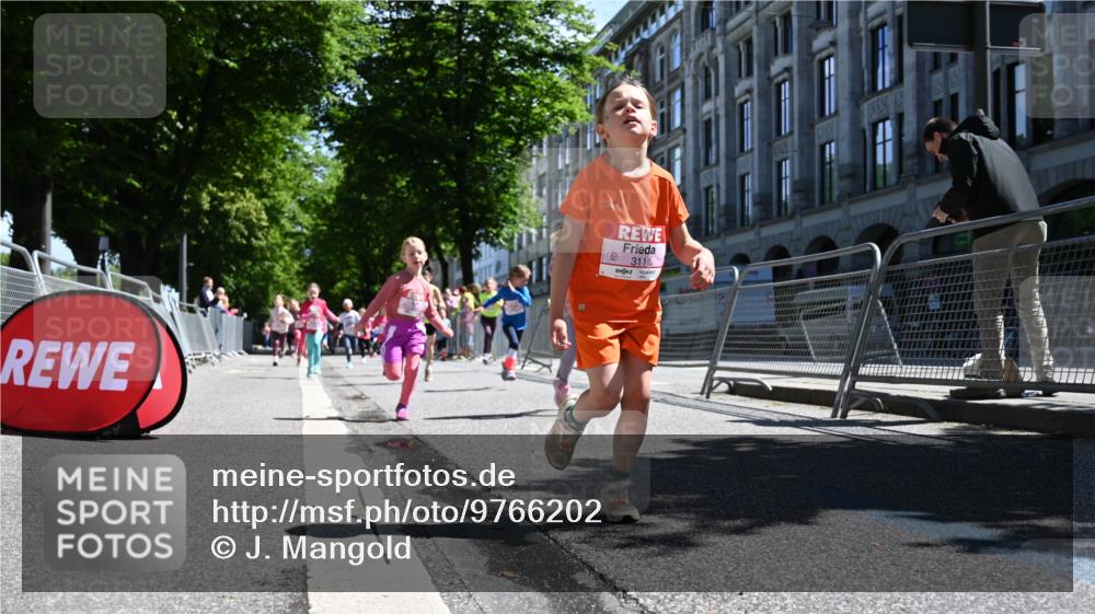 14.06.2026 - REWE Women's Run J. Mangold http://msf.ph/oto/9766202 14.06.2026 11:37:26 Ziel 119, 154, 156, 159, 206, 215, 224, 225, 233, 234, 257, 269, 292, 311, 322, 323, 335, 340, 342, 343, 351, 361, 362, 365 meine-sportfotos.de