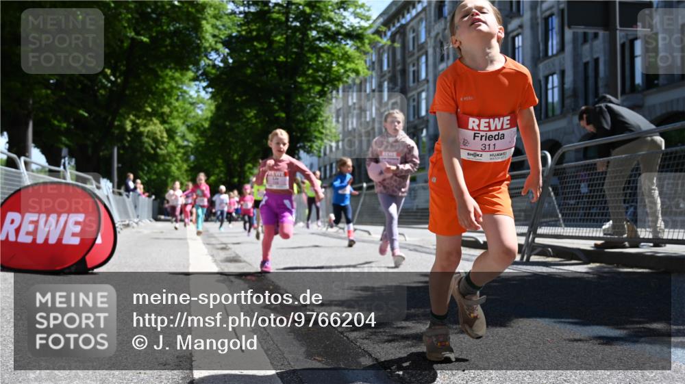 14.06.2026 - REWE Women's Run J. Mangold http://msf.ph/oto/9766204 14.06.2026 11:37:27 Ziel 119, 154, 156, 159, 188, 206, 215, 224, 225, 233, 257, 269, 292, 310, 311, 322, 335, 340, 342, 343, 348, 357, 361, 362, 365 meine-sportfotos.de