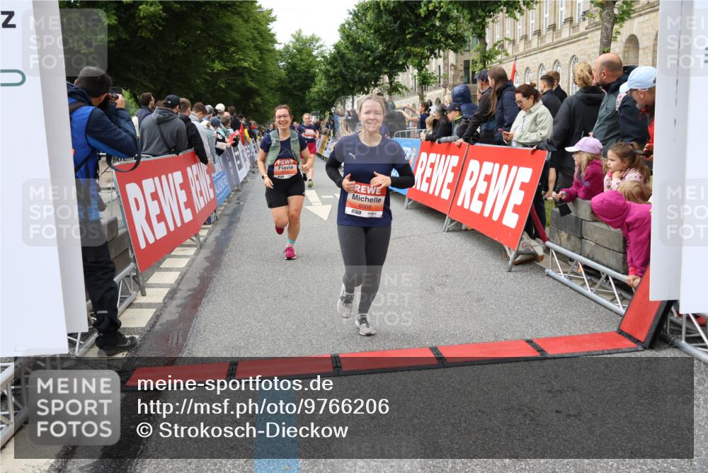 14.06.2026 - REWE Women's Run Strokosch-Dieckow http://msf.ph/oto/9766206 14.06.2026 11:01:47 Ziel 5046, 5110, 5196, 5234, 5445, 5656, 5845, 5907, 6008, 6066 meine-sportfotos.de
