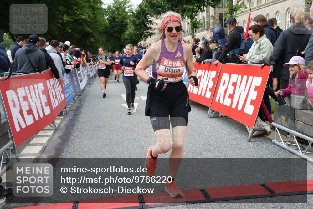 14.06.2026 - REWE Women's Run Strokosch-Dieckow http://msf.ph/oto/9766220 14.06.2026 11:01:45 Ziel 5046, 5110, 5196, 5234, 5656, 5845, 5907, 6008, 6066 meine-sportfotos.de