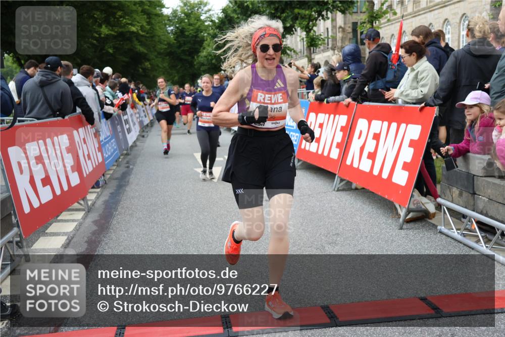 14.06.2026 - REWE Women's Run Strokosch-Dieckow http://msf.ph/oto/9766227 14.06.2026 11:01:45 Ziel 5046, 5110, 5196, 5234, 5656, 5845, 5907, 6008, 6066 meine-sportfotos.de