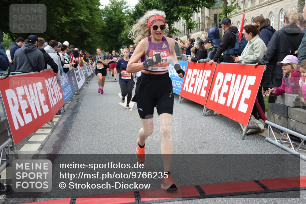 14.06.2026 - REWE Women's Run Strokosch-Dieckow http://msf.ph/oto/9766235 14.06.2026 11:01:45 Ziel 5046, 5110, 5196, 5234, 5656, 5845, 5907, 6008, 6066 meine-sportfotos.de
