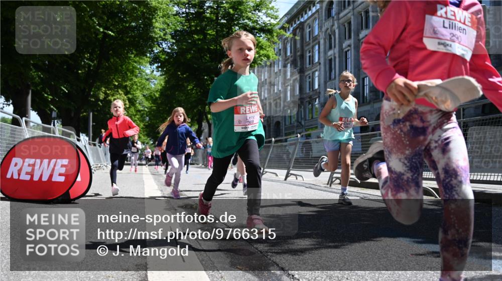 14.06.2026 - REWE Women's Run J. Mangold http://msf.ph/oto/9766315 14.06.2026 11:37:37 Ziel 114, 117, 120, 145, 166, 188, 198, 247, 254, 271, 272, 276, 281, 289, 290, 298, 310, 319, 320, 325, 326, 328, 331, 348, 357, 364, 369 meine-sportfotos.de