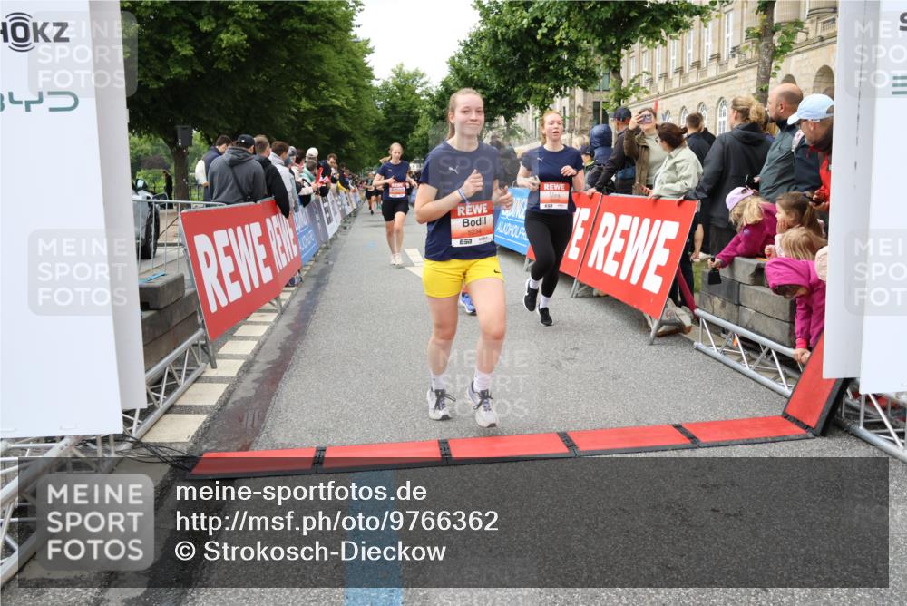 14.06.2026 - REWE Women's Run Strokosch-Dieckow http://msf.ph/oto/9766362 14.06.2026 11:01:40 Ziel 5029, 5046, 5234, 5351, 5648, 5656, 5845, 5966, 6066 meine-sportfotos.de