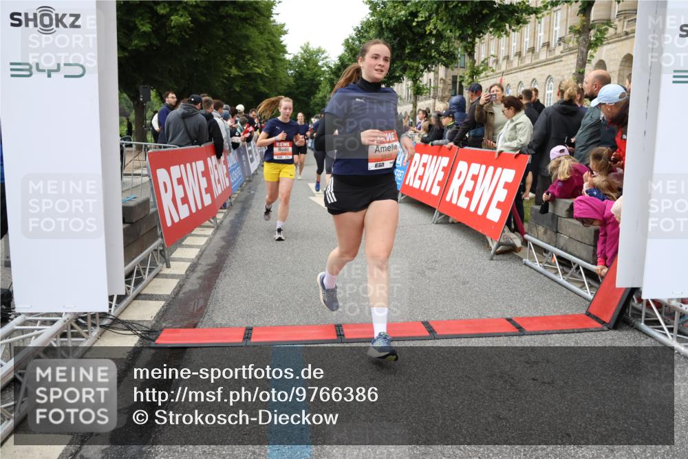 14.06.2026 - REWE Women's Run Strokosch-Dieckow http://msf.ph/oto/9766386 14.06.2026 11:01:39 Ziel 5029, 5046, 5234, 5351, 5648, 5656, 5690, 5845, 5966, 6066 meine-sportfotos.de