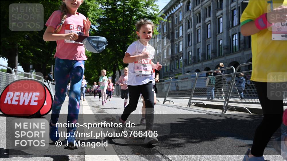 14.06.2026 - REWE Women's Run J. Mangold http://msf.ph/oto/9766406 14.06.2026 11:37:46 Ziel 105, 117, 125, 127, 128, 185, 189, 194, 201, 214, 220, 241, 252, 255, 267, 273, 295, 296, 316, 319, 321, 345 meine-sportfotos.de