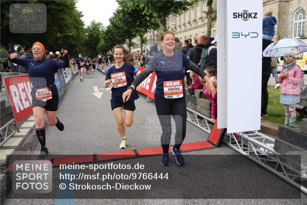 14.06.2026 - REWE Women's Run Strokosch-Dieckow http://msf.ph/oto/9766444 14.06.2026 11:01:34 Ziel 5029, 5062, 5115, 5351, 5648, 5690, 5748, 5864, 5880, 5966 meine-sportfotos.de