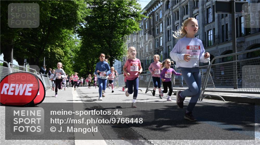 14.06.2026 - REWE Women's Run J. Mangold http://msf.ph/oto/9766448 14.06.2026 11:37:51 Ziel 129, 130, 152, 160, 181, 185, 189, 201, 208, 220, 238, 244, 273, 280, 295, 296, 316, 345, 356 meine-sportfotos.de