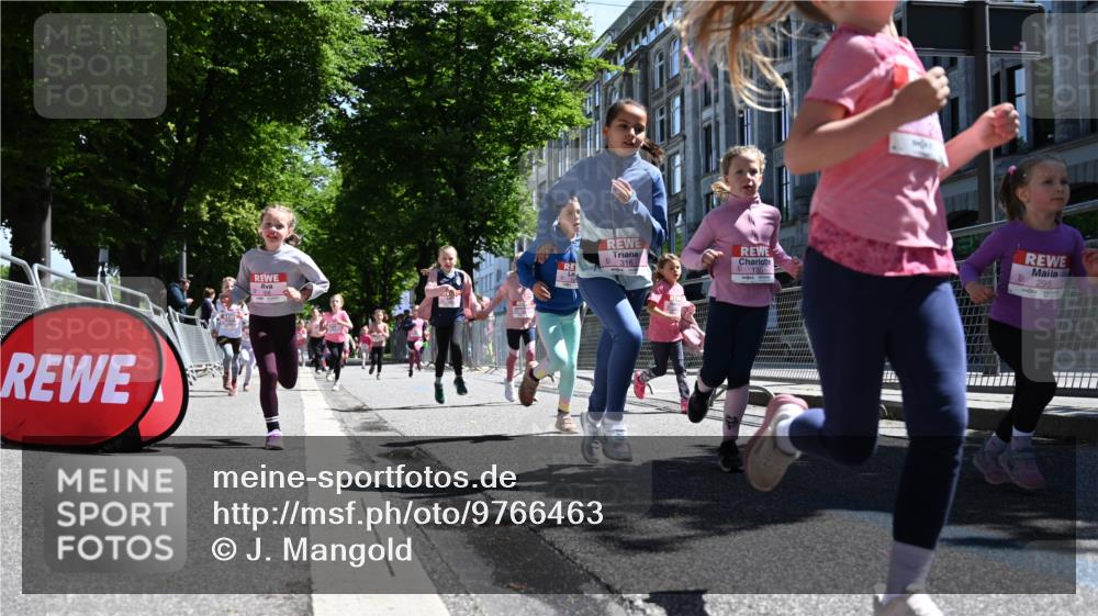 14.06.2026 - REWE Women's Run J. Mangold http://msf.ph/oto/9766463 14.06.2026 11:37:52 Ziel 129, 130, 152, 160, 181, 185, 189, 201, 208, 221, 238, 244, 280, 295, 296, 316, 345, 356 meine-sportfotos.de