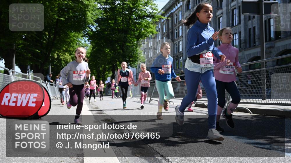 14.06.2026 - REWE Women's Run J. Mangold http://msf.ph/oto/9766465 14.06.2026 11:37:52 Ziel 129, 130, 152, 160, 181, 185, 189, 201, 208, 221, 238, 244, 280, 295, 296, 316, 345, 356 meine-sportfotos.de