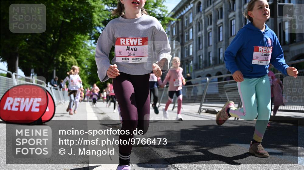 14.06.2026 - REWE Women's Run J. Mangold http://msf.ph/oto/9766473 14.06.2026 11:37:53 Ziel 129, 130, 152, 160, 181, 185, 208, 221, 238, 244, 280, 295, 296, 303, 304, 306, 316, 345, 356 meine-sportfotos.de