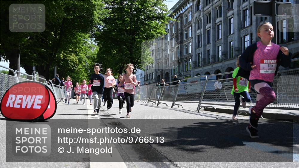 14.06.2026 - REWE Women's Run J. Mangold http://msf.ph/oto/9766513 14.06.2026 11:37:57 Ziel 129, 130, 146, 152, 153, 160, 181, 190, 208, 216, 221, 238, 244, 246, 261, 280, 283, 303, 304, 306, 333, 356 meine-sportfotos.de