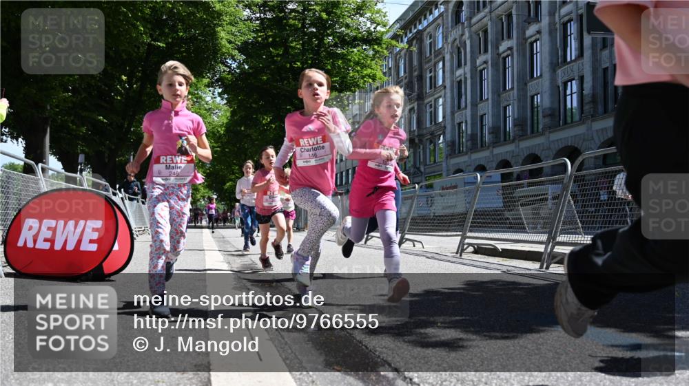 14.06.2026 - REWE Women's Run J. Mangold http://msf.ph/oto/9766555 14.06.2026 11:38:00 Ziel 139, 146, 153, 190, 212, 216, 221, 238, 246, 261, 280, 283, 300, 303, 304, 306, 327, 333 meine-sportfotos.de