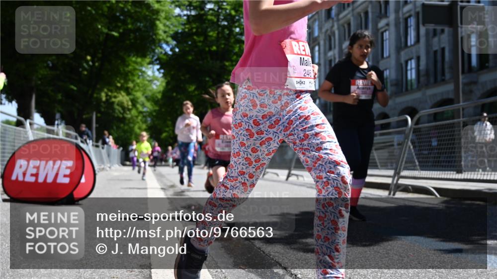 14.06.2026 - REWE Women's Run J. Mangold http://msf.ph/oto/9766563 14.06.2026 11:38:01 Ziel 139, 146, 153, 190, 212, 216, 221, 238, 246, 261, 283, 300, 303, 304, 306, 327, 333 meine-sportfotos.de