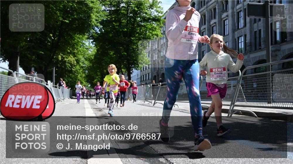 14.06.2026 - REWE Women's Run J. Mangold http://msf.ph/oto/9766587 14.06.2026 11:38:03 Ziel 139, 146, 153, 190, 199, 212, 216, 246, 261, 274, 279, 283, 300, 303, 304, 306, 317, 327, 333 meine-sportfotos.de