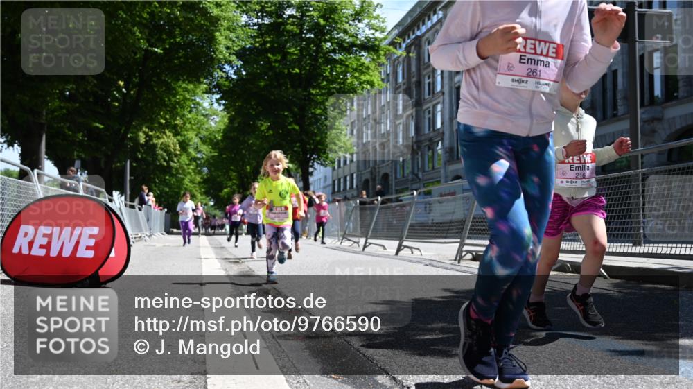 14.06.2026 - REWE Women's Run J. Mangold http://msf.ph/oto/9766590 14.06.2026 11:38:03 Ziel 139, 146, 153, 190, 199, 212, 216, 246, 261, 274, 279, 283, 300, 303, 304, 306, 317, 327, 333 meine-sportfotos.de