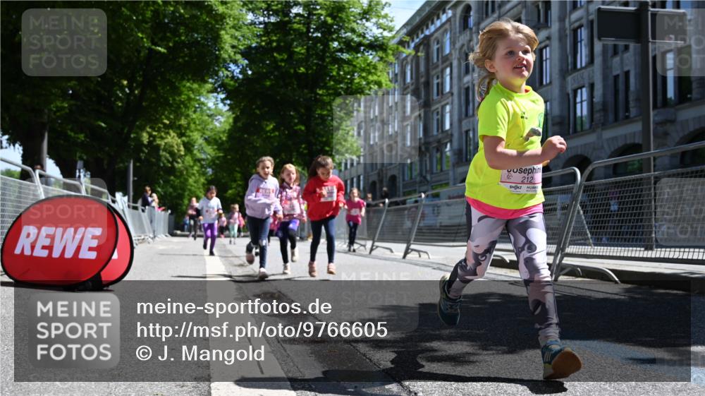 14.06.2026 - REWE Women's Run J. Mangold http://msf.ph/oto/9766605 14.06.2026 11:38:05 Ziel 139, 199, 212, 216, 261, 274, 279, 283, 297, 300, 317, 327, 333 meine-sportfotos.de