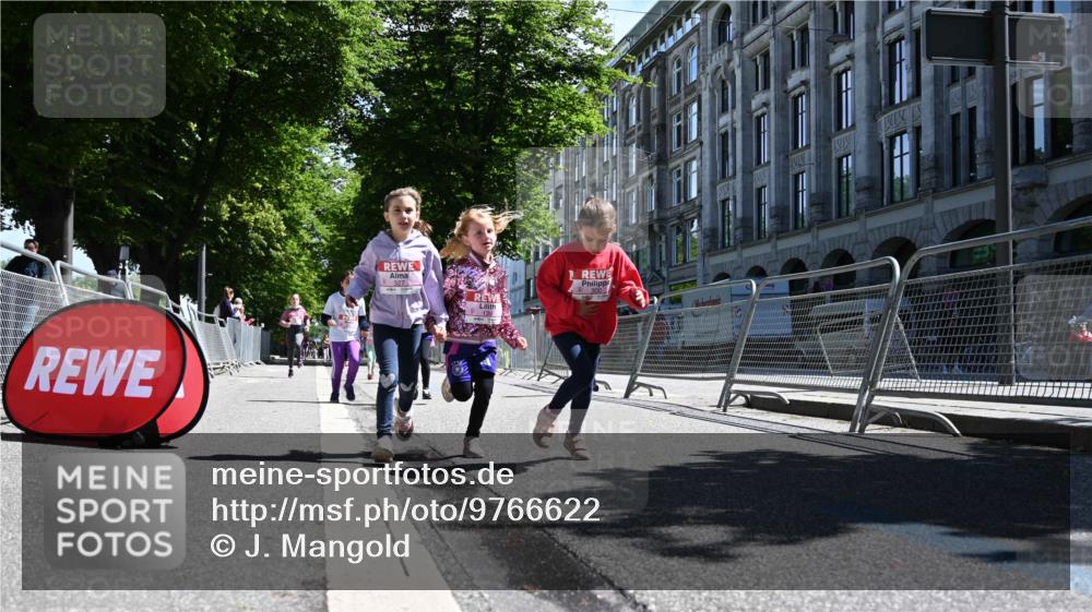 14.06.2026 - REWE Women's Run J. Mangold http://msf.ph/oto/9766622 14.06.2026 11:38:06 Ziel 139, 199, 212, 216, 240, 261, 274, 279, 297, 300, 317, 327 meine-sportfotos.de