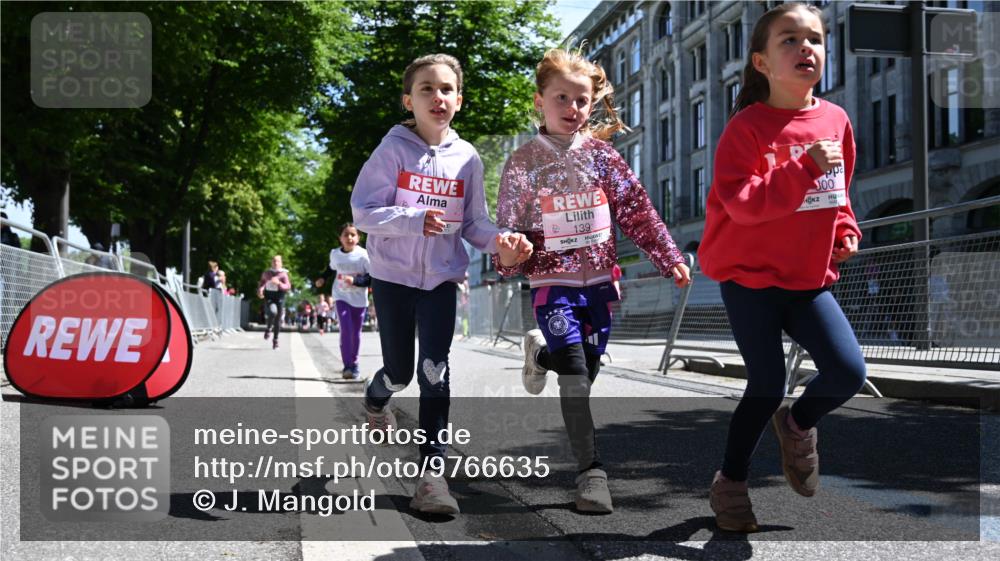 14.06.2026 - REWE Women's Run J. Mangold http://msf.ph/oto/9766635 14.06.2026 11:38:07 Ziel 139, 199, 212, 216, 240, 274, 279, 297, 300, 317, 327, 353 meine-sportfotos.de