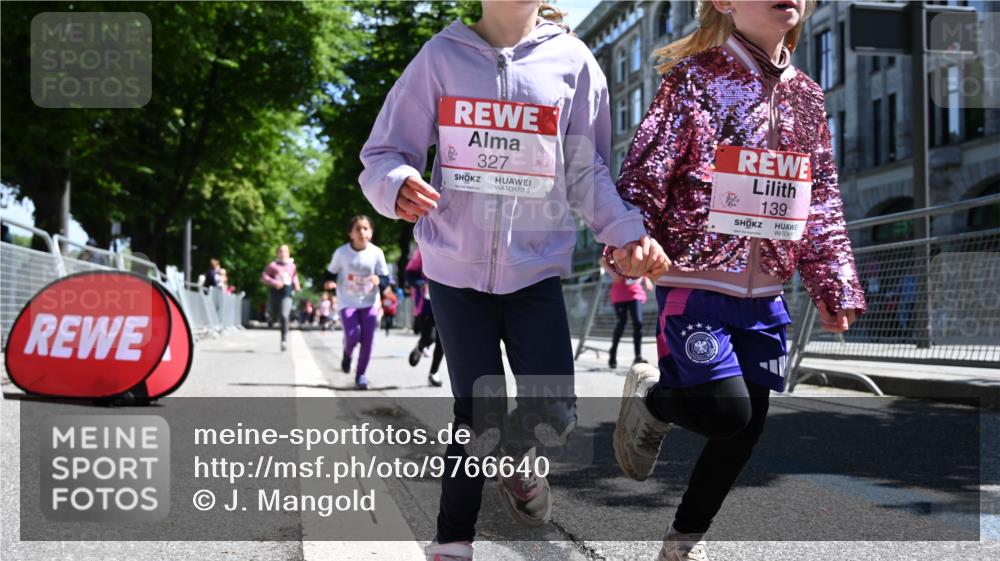 14.06.2026 - REWE Women's Run J. Mangold http://msf.ph/oto/9766640 14.06.2026 11:38:07 Ziel 139, 199, 212, 216, 240, 274, 279, 297, 300, 317, 327, 353 meine-sportfotos.de