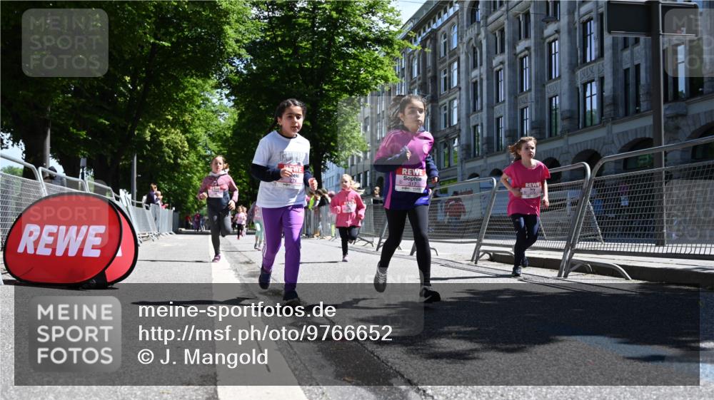 14.06.2026 - REWE Women's Run J. Mangold http://msf.ph/oto/9766652 14.06.2026 11:38:08 Ziel 139, 199, 210, 212, 240, 274, 279, 297, 300, 317, 327, 353 meine-sportfotos.de