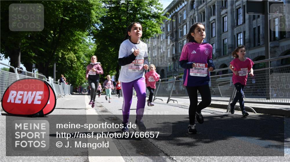 14.06.2026 - REWE Women's Run J. Mangold http://msf.ph/oto/9766657 14.06.2026 11:38:09 Ziel 139, 150, 199, 210, 240, 274, 279, 297, 300, 317, 327, 353 meine-sportfotos.de