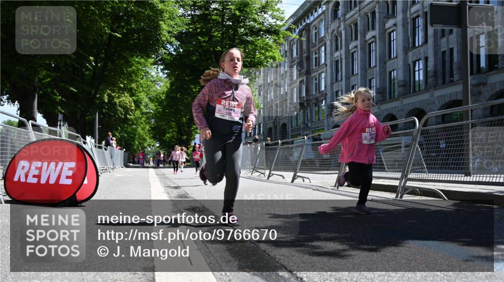 14.06.2026 - REWE Women's Run J. Mangold http://msf.ph/oto/9766670 14.06.2026 11:38:10 Ziel 139, 150, 186, 197, 199, 210, 240, 274, 279, 297, 300, 317, 327, 353 meine-sportfotos.de