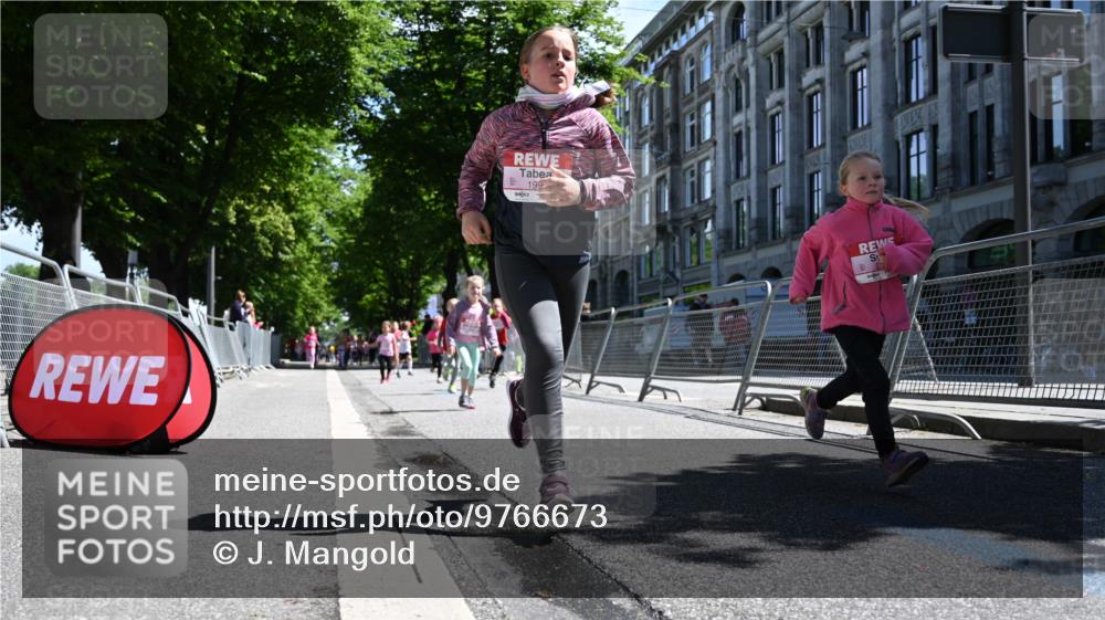 14.06.2026 - REWE Women's Run J. Mangold http://msf.ph/oto/9766673 14.06.2026 11:38:10 Ziel 139, 150, 186, 197, 199, 210, 240, 274, 279, 297, 300, 317, 327, 353 meine-sportfotos.de