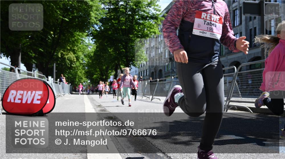 14.06.2026 - REWE Women's Run J. Mangold http://msf.ph/oto/9766676 14.06.2026 11:38:10 Ziel 139, 150, 186, 197, 199, 210, 240, 274, 279, 297, 300, 317, 327, 353 meine-sportfotos.de