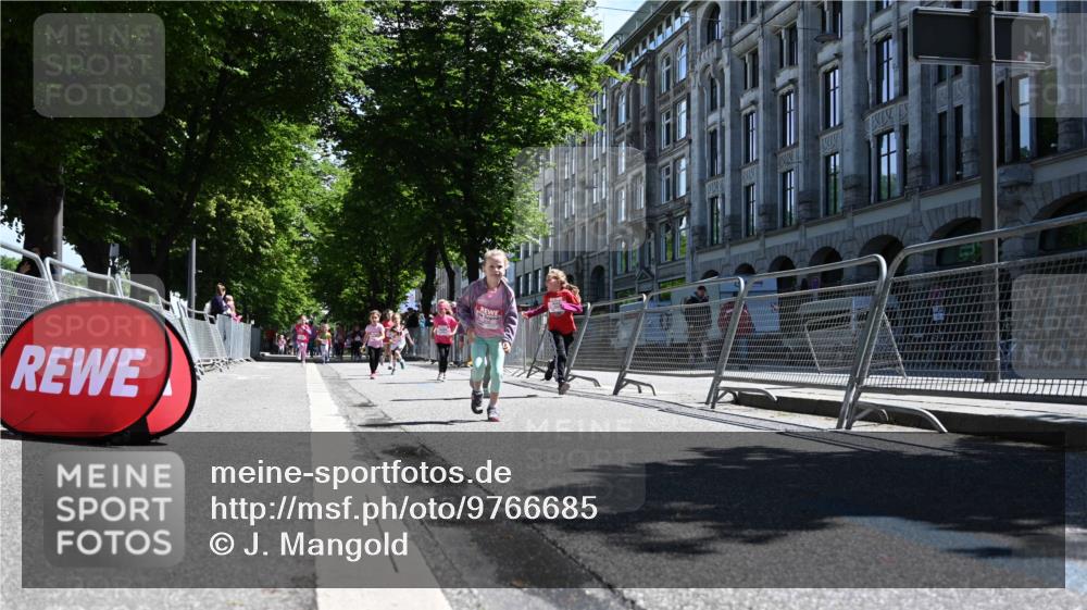 14.06.2026 - REWE Women's Run J. Mangold http://msf.ph/oto/9766685 14.06.2026 11:38:11 Ziel 150, 186, 197, 199, 210, 240, 274, 279, 297, 317, 347, 353, 371 meine-sportfotos.de