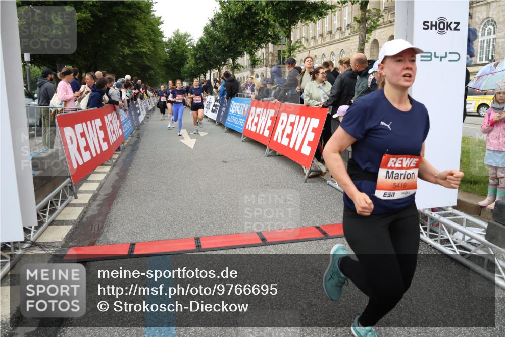 14.06.2026 - REWE Women's Run Strokosch-Dieckow http://msf.ph/oto/9766695 14.06.2026 11:01:20 Ziel 5041, 5087, 5262, 5270, 5315, 5326, 5419, 5421, 5455, 5603, 5771, 5948, 5952, 6025 meine-sportfotos.de