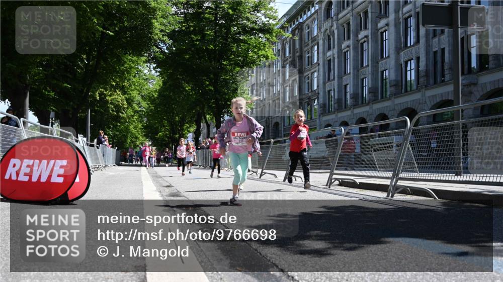14.06.2026 - REWE Women's Run J. Mangold http://msf.ph/oto/9766698 14.06.2026 11:38:12 Ziel 150, 186, 197, 199, 210, 240, 274, 279, 297, 317, 347, 353, 371 meine-sportfotos.de