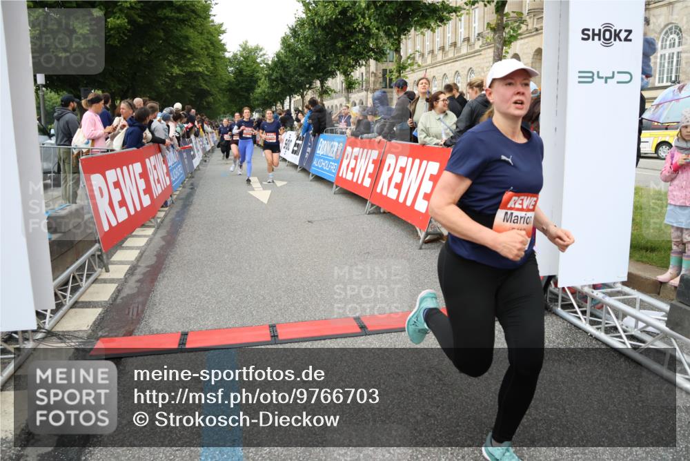 14.06.2026 - REWE Women's Run Strokosch-Dieckow http://msf.ph/oto/9766703 14.06.2026 11:01:20 Ziel 5041, 5087, 5262, 5270, 5315, 5326, 5419, 5421, 5455, 5603, 5771, 5948, 5952, 6025 meine-sportfotos.de