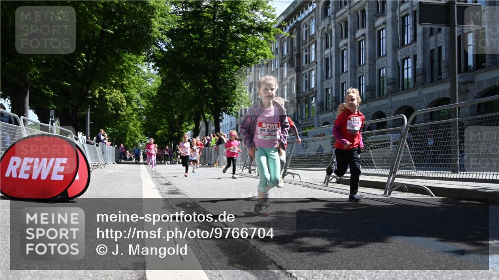 14.06.2026 - REWE Women's Run J. Mangold http://msf.ph/oto/9766704 14.06.2026 11:38:13 Ziel 150, 186, 195, 197, 199, 210, 240, 279, 297, 332, 347, 353, 371 meine-sportfotos.de