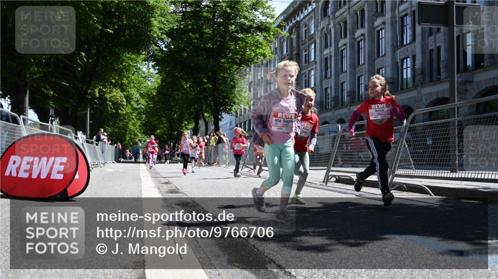 14.06.2026 - REWE Women's Run J. Mangold http://msf.ph/oto/9766706 14.06.2026 11:38:13 Ziel 150, 186, 195, 197, 199, 210, 240, 279, 297, 332, 347, 353, 371 meine-sportfotos.de