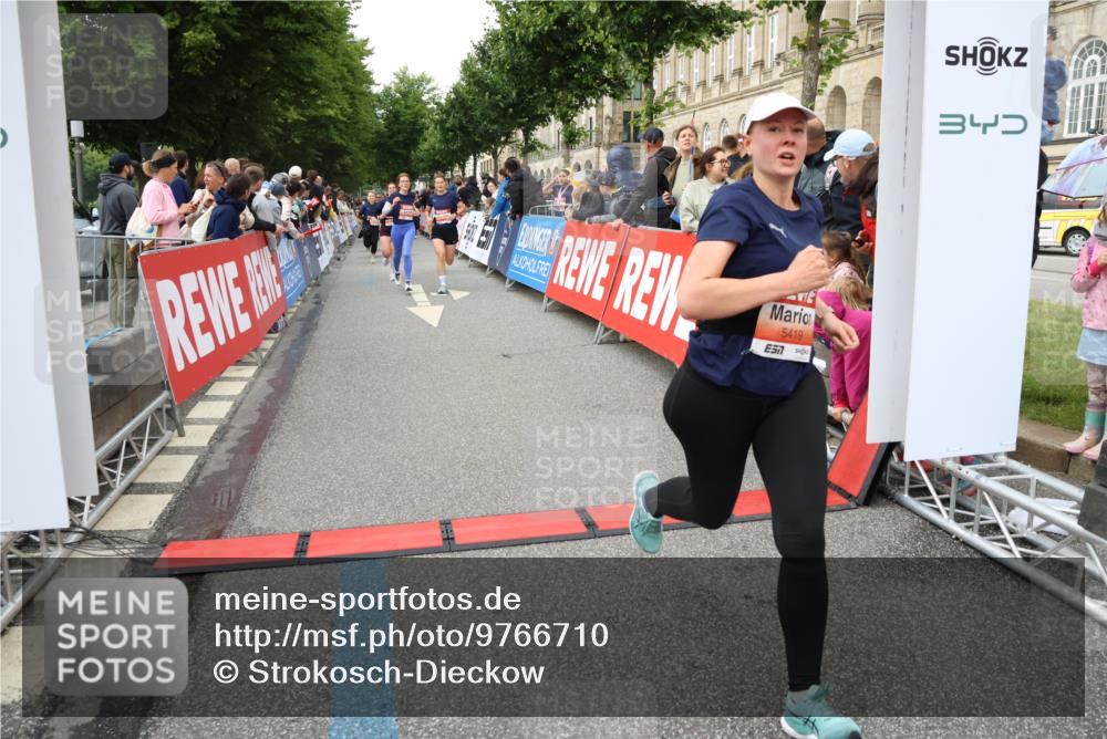 14.06.2026 - REWE Women's Run Strokosch-Dieckow http://msf.ph/oto/9766710 14.06.2026 11:01:20 Ziel 5041, 5087, 5262, 5270, 5315, 5326, 5419, 5421, 5455, 5603, 5771, 5948, 5952, 6025 meine-sportfotos.de