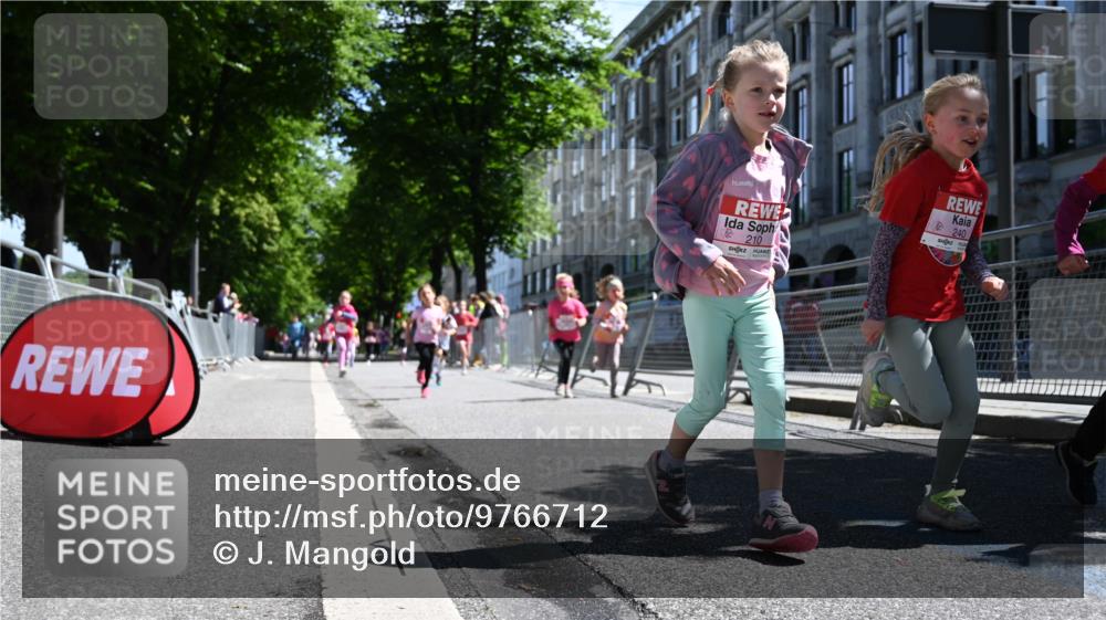 14.06.2026 - REWE Women's Run J. Mangold http://msf.ph/oto/9766712 14.06.2026 11:38:13 Ziel 150, 186, 195, 197, 199, 210, 240, 279, 297, 332, 347, 353, 371 meine-sportfotos.de