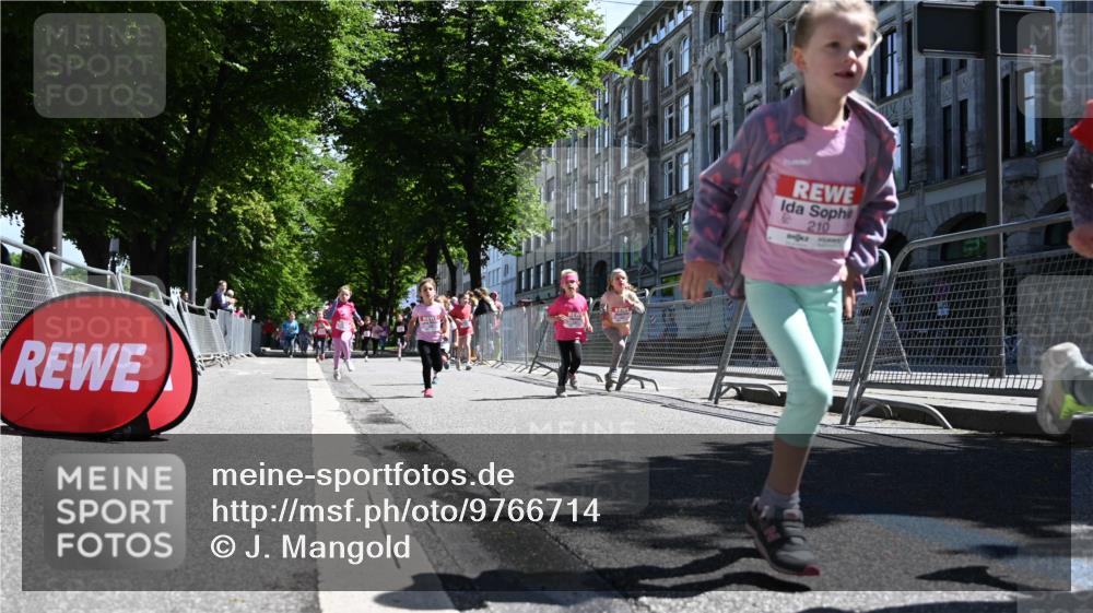 14.06.2026 - REWE Women's Run J. Mangold http://msf.ph/oto/9766714 14.06.2026 11:38:14 Ziel 150, 186, 195, 197, 210, 240, 297, 332, 347, 353, 371 meine-sportfotos.de