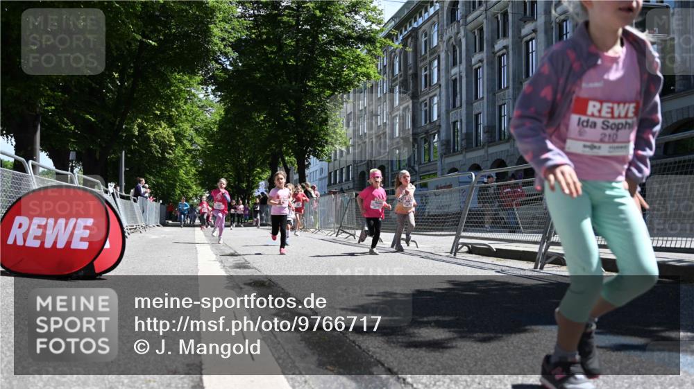 14.06.2026 - REWE Women's Run J. Mangold http://msf.ph/oto/9766717 14.06.2026 11:38:14 Ziel 150, 186, 195, 197, 210, 240, 297, 332, 347, 353, 371 meine-sportfotos.de