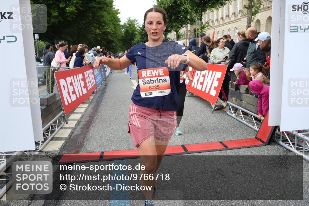 14.06.2026 - REWE Women's Run Strokosch-Dieckow http://msf.ph/oto/9766718 14.06.2026 11:01:20 Ziel 5041, 5087, 5262, 5270, 5315, 5326, 5419, 5421, 5455, 5603, 5771, 5948, 5952, 6025 meine-sportfotos.de