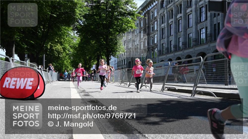14.06.2026 - REWE Women's Run J. Mangold http://msf.ph/oto/9766721 14.06.2026 11:38:14 Ziel 150, 186, 195, 197, 210, 240, 297, 332, 347, 353, 371 meine-sportfotos.de