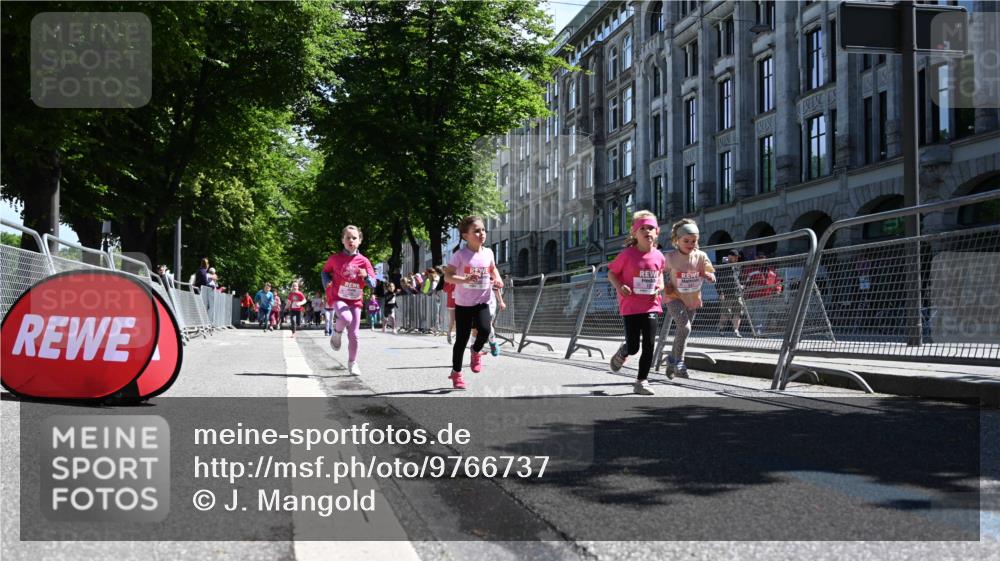 14.06.2026 - REWE Women's Run J. Mangold http://msf.ph/oto/9766737 14.06.2026 11:38:15 Ziel 150, 161, 186, 195, 197, 210, 240, 332, 347, 353, 371 meine-sportfotos.de