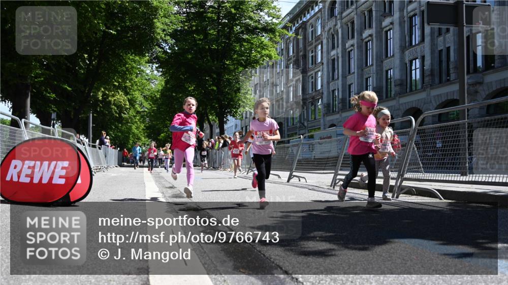 14.06.2026 - REWE Women's Run J. Mangold http://msf.ph/oto/9766743 14.06.2026 11:38:15 Ziel 150, 161, 186, 195, 197, 210, 240, 332, 347, 353, 371 meine-sportfotos.de