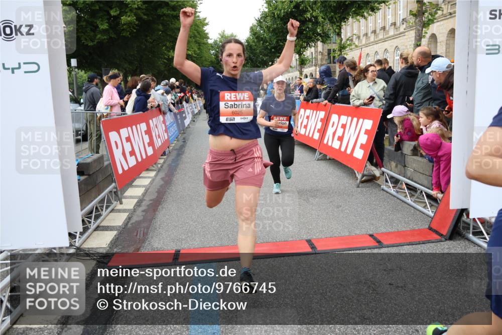 14.06.2026 - REWE Women's Run Strokosch-Dieckow http://msf.ph/oto/9766745 14.06.2026 11:01:19 Ziel 5041, 5087, 5262, 5270, 5315, 5326, 5419, 5455, 5481, 5507, 5603, 5771, 5874, 5948, 5952, 6025 meine-sportfotos.de