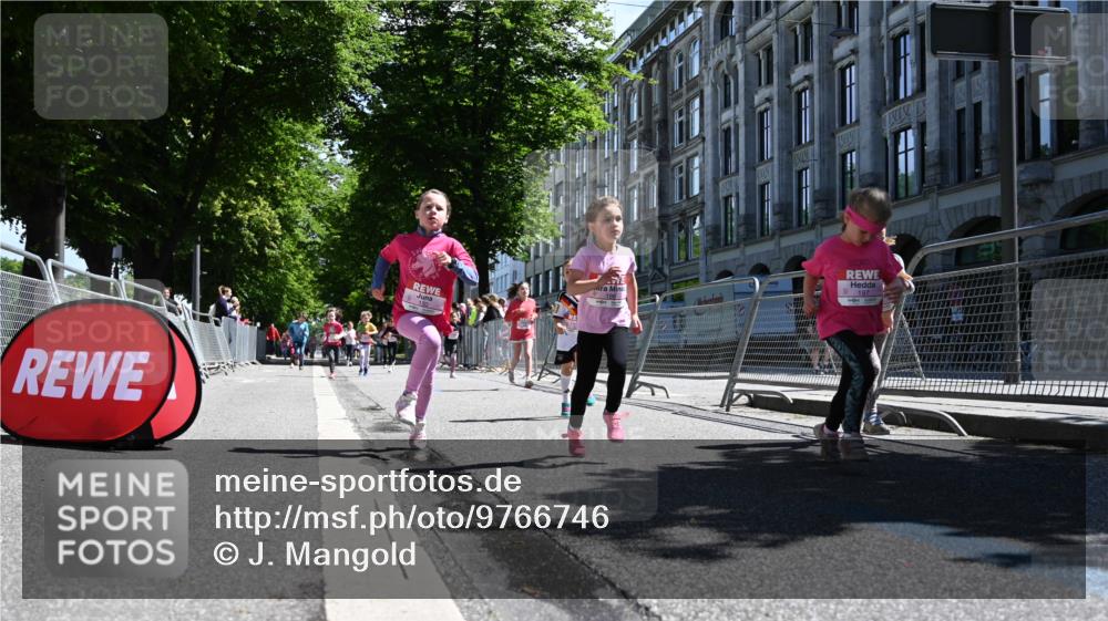 14.06.2026 - REWE Women's Run J. Mangold http://msf.ph/oto/9766746 14.06.2026 11:38:16 Ziel 150, 161, 186, 195, 197, 210, 240, 332, 347, 353, 371 meine-sportfotos.de